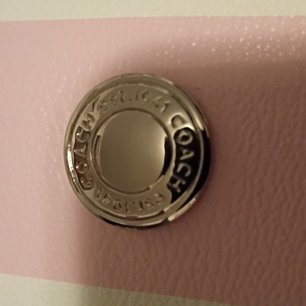 Coach Bag. Gray And White Purse/Red Cloth Inside No#M1082-F16191 - Picture 4 of 5